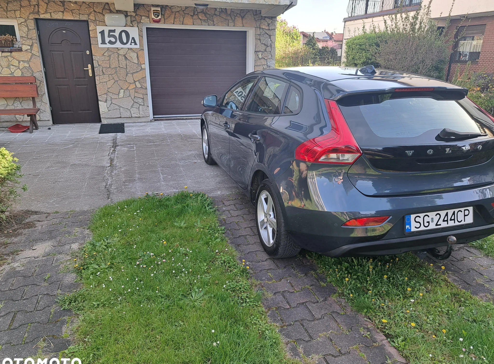 Volvo V40 cena 49900 przebieg: 143000, rok produkcji 2017 z Gliwice małe 79